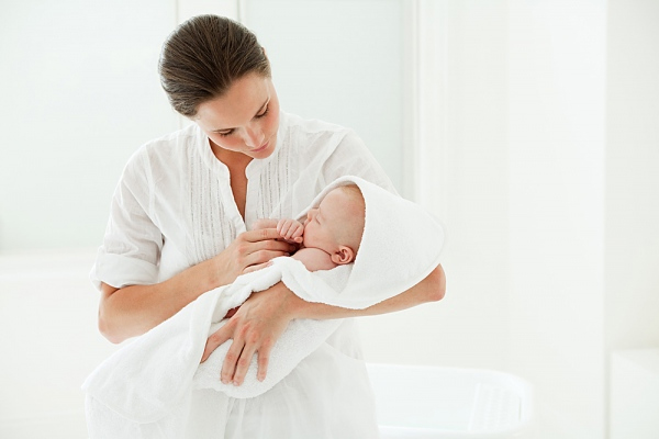 5 điều cần biết khi chăm sóc trẻ sơ sinh cho người lần đầu làm mẹ