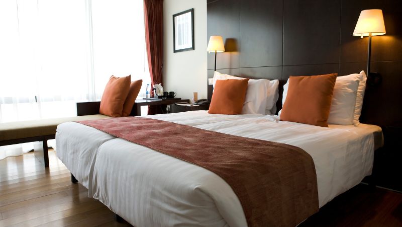 Những ưu và nhược điểm của nệm lò xo khách sạn 